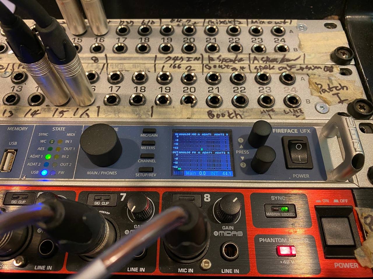 RME Fireface UFX 인터페이스와 패치베이